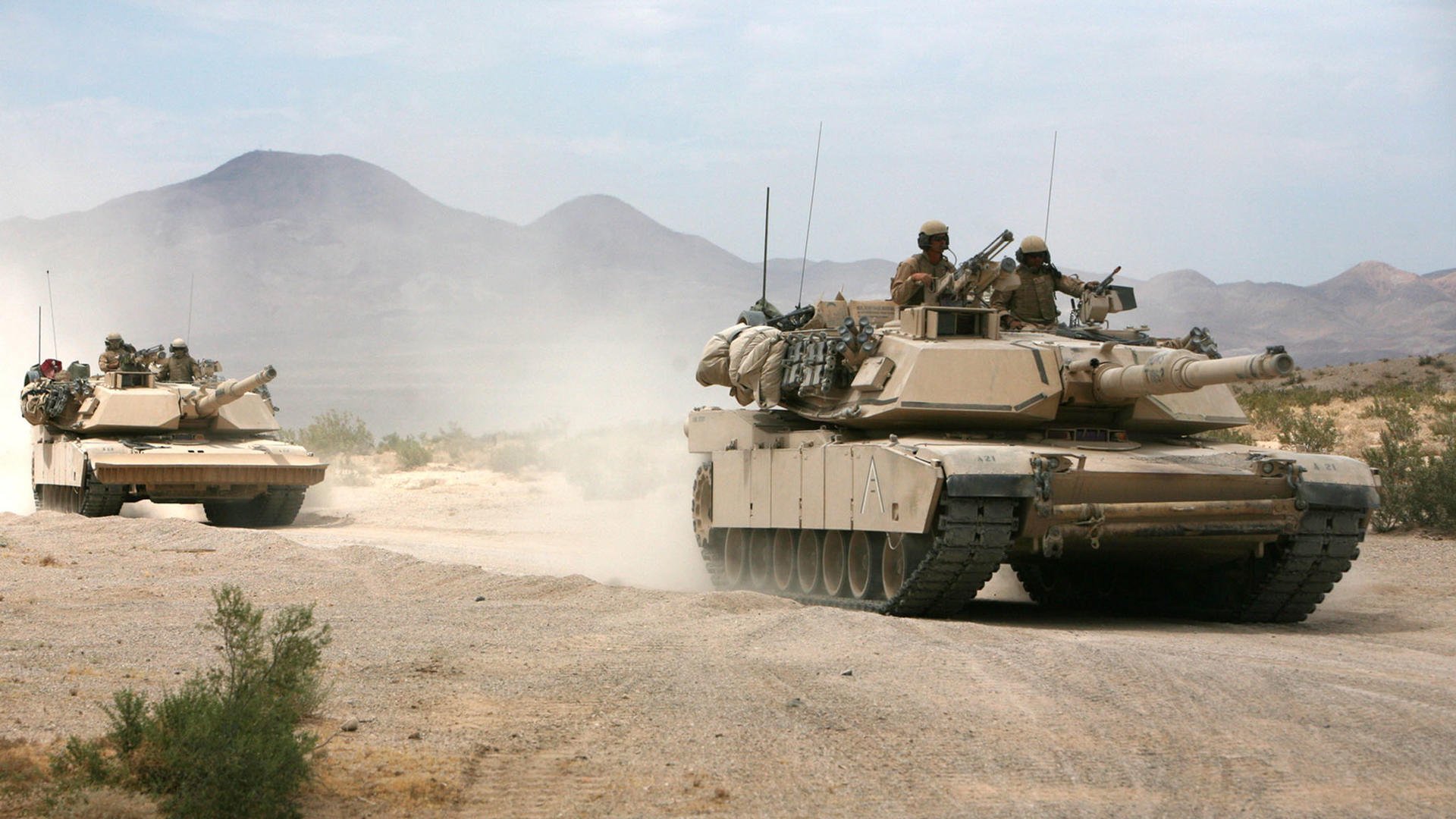 利物浦采用“高压逼抢”战术，连续三场零封，利物浦压哨转会